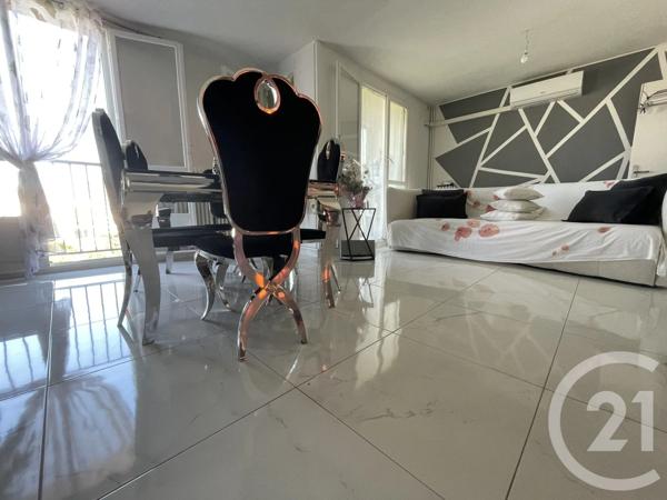 Appartement T4 à vendre  4 pièces - 84,10 m 2   MARSEILLE  - 13015