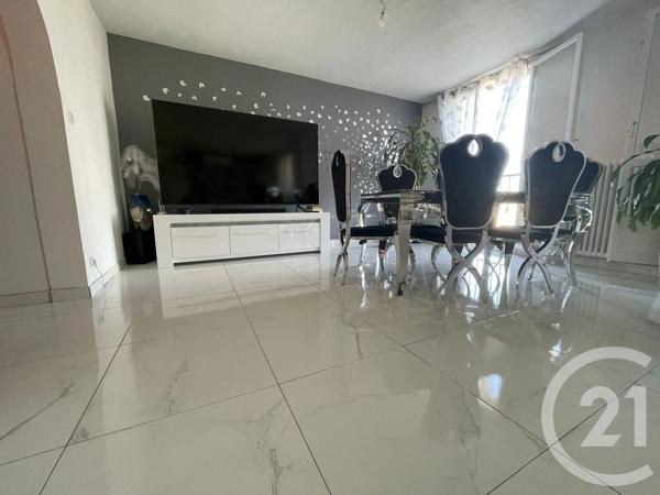 Appartement T4 à vendre  4 pièces - 84,10 m 2   MARSEILLE  - 13015