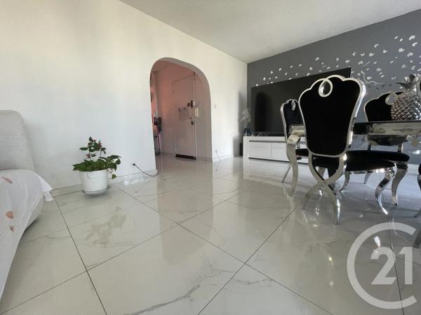 Appartement T4 à vendre  4 pièces - 84,10 m 2   MARSEILLE  - 13015