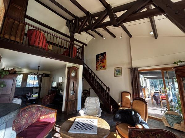 Maison 8 pièces - 230 m²