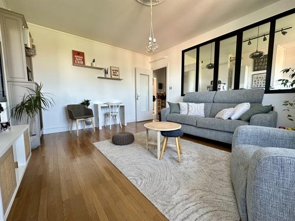 Très joli T4 en dernier étage avec balcon et garage - Clermont-Province