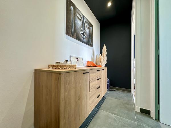 Très joli T4 en dernier étage avec balcon et garage - Clermont-Province