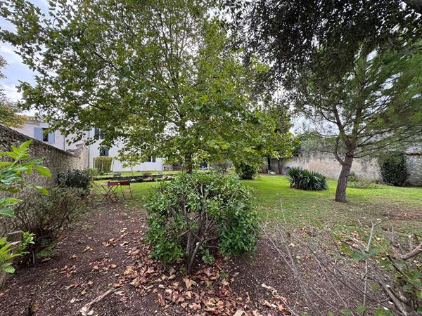 Vente Maison Nieul-sur-mer 8 pièces 198m²-IRM4357