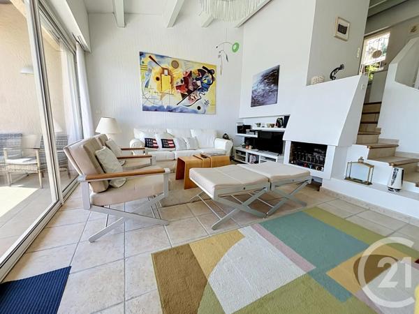 Maison à vendre  4 pièces - 71,40 m 2   CAVALAIRE SUR MER  - 83