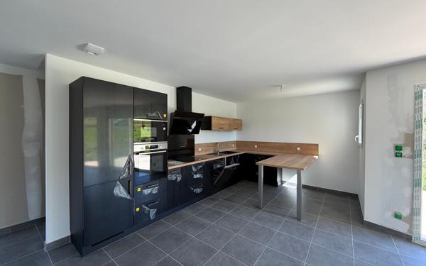 Maison à vendre    4 pièces •  Lisle-en-Rigault