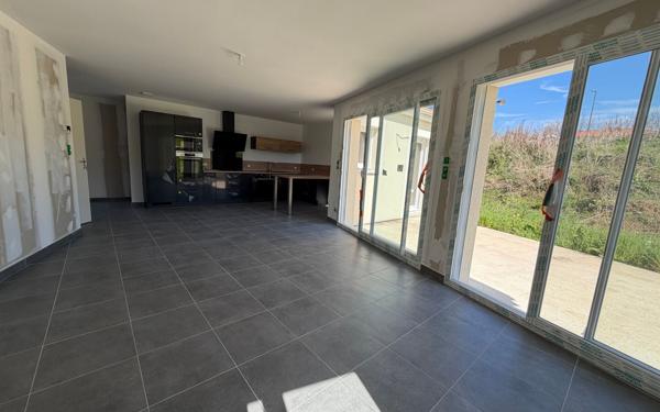 Maison à vendre    4 pièces •  Lisle-en-Rigault