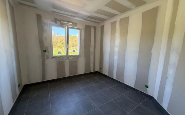 Maison à vendre    4 pièces •  Lisle-en-Rigault