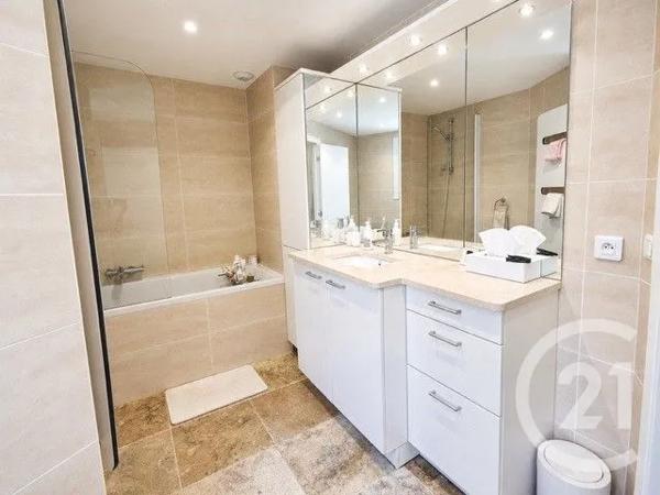 Appartement F3 Bis à vendre  3 pièces - 95 m 2   ROQUEBRUNE CAP MARTIN  - 06