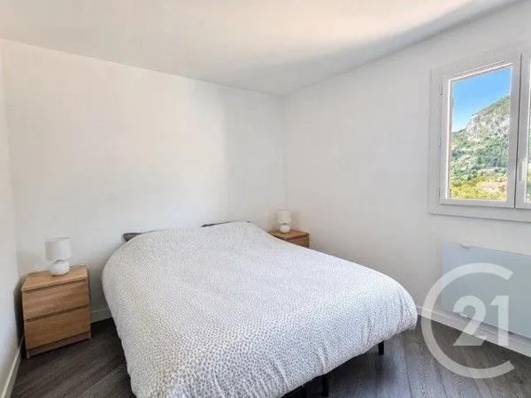 Appartement F3 Bis à vendre  3 pièces - 95 m 2   ROQUEBRUNE CAP MARTIN  - 06