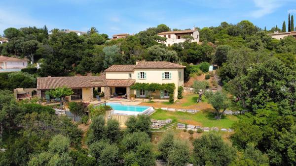 Maison à vendre  6 pièces - 200 m2 CAVALAIRE SUR MER - 83