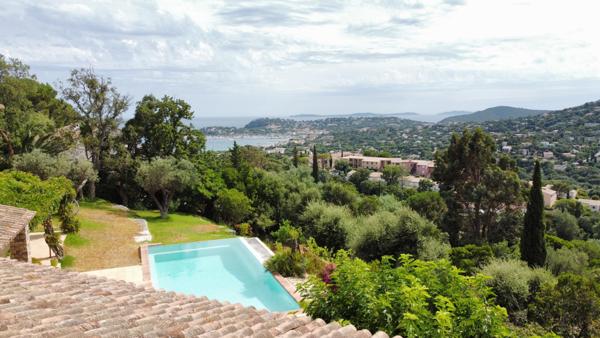 Maison à vendre  6 pièces - 200 m2 CAVALAIRE SUR MER - 83