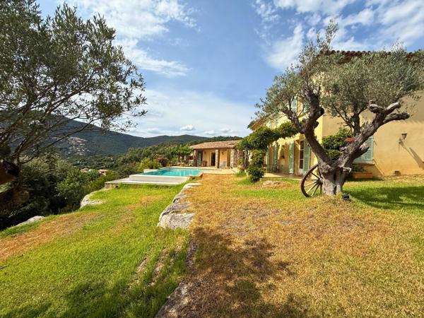 Maison à vendre  6 pièces - 200 m2 CAVALAIRE SUR MER - 83