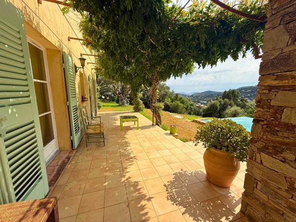 Maison à vendre  6 pièces - 200 m2 CAVALAIRE SUR MER - 83