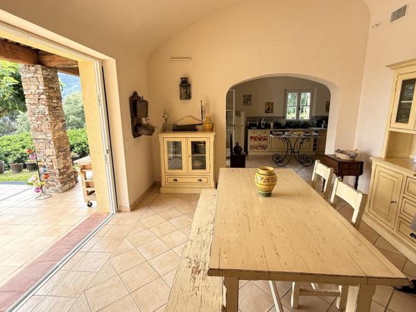 Maison à vendre  6 pièces - 200 m2 CAVALAIRE SUR MER - 83