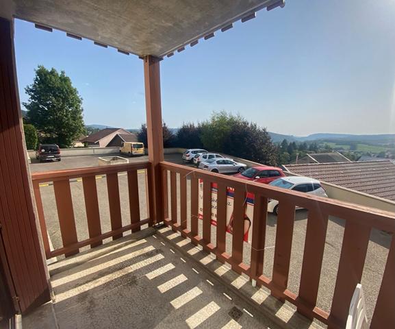 Appartement T1 40 m2 avec balcon, cave et parking couvert.