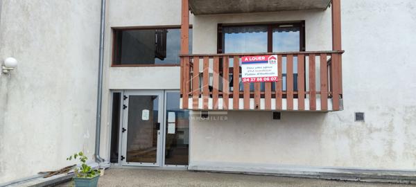Appartement T1 40 m2 avec balcon, cave et parking couvert.