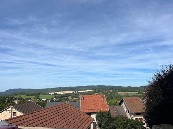Appartement T1 40 m2 avec balcon, cave et parking couvert.