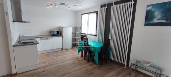 Appartement T1 40 m2 avec balcon, cave et parking couvert.