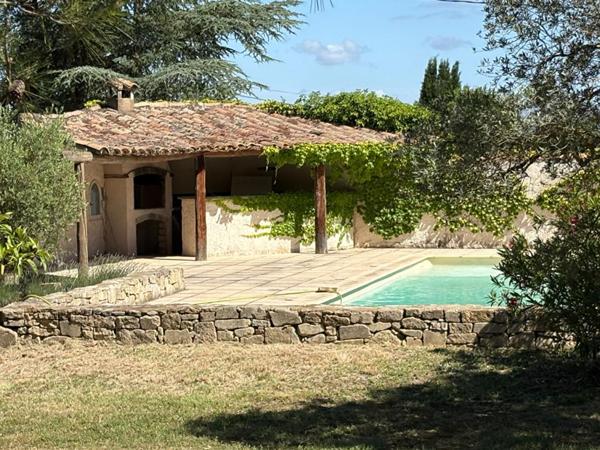 Belle villa sur les hauteurs de Pernes Les fontaines