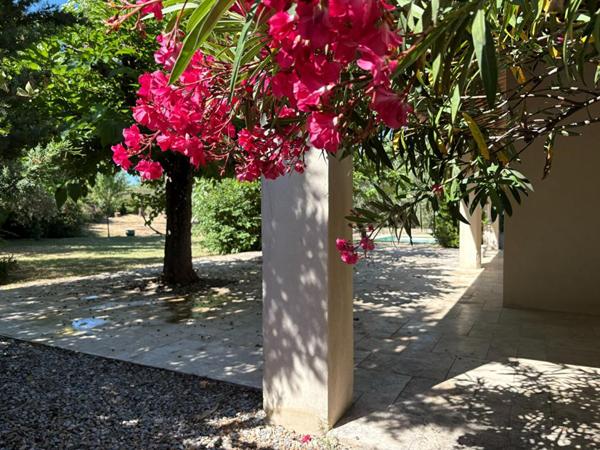 Belle villa sur les hauteurs de Pernes Les fontaines