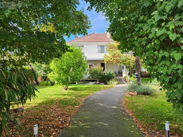 Maison à vendre à La Flèche dans la Sarthe (72200), ref : 1210