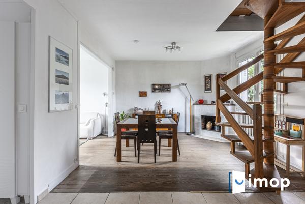 RERA LA VARENNE. Potentiel important. En bon état.