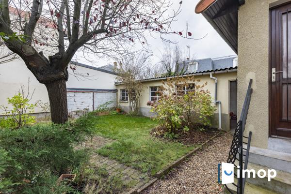 RERA LA VARENNE. Potentiel important. En bon état.