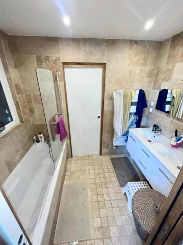 Maison à LE BLANC-MESNIL, 93150 - 4 pièces 144m²