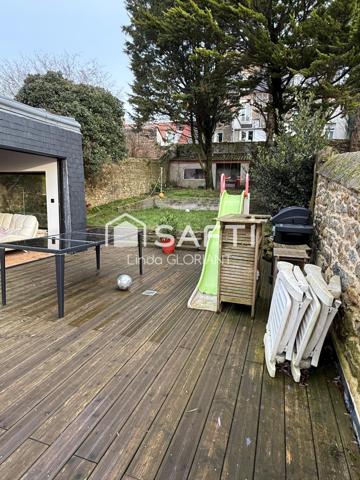 Maison 5 chambres-jardin-terrasse-stationnement privatif fermé