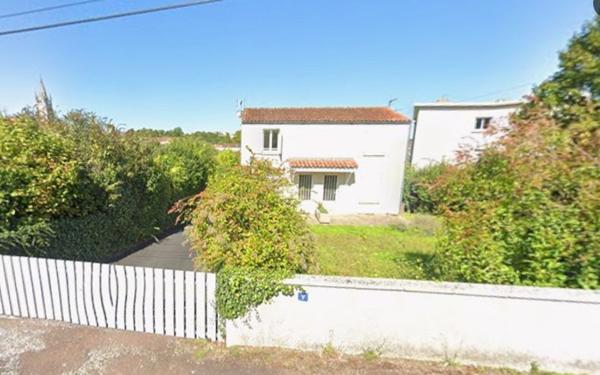 Maison à louer    3 pièces •  Saintes