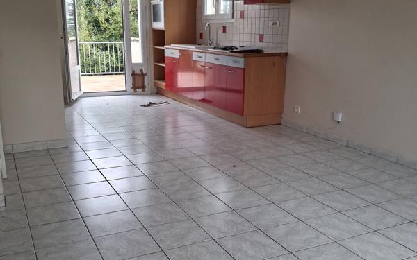 Maison à louer    3 pièces •  Saintes