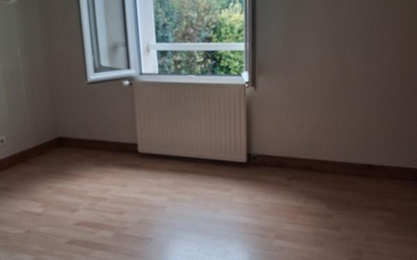 Maison à louer    3 pièces •  Saintes