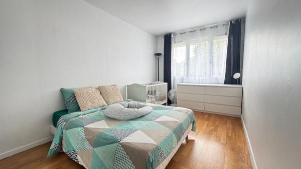 Appartement 4 pièces 2 chambres à louer à Evry Courcouronnes - 67 m² avec parking et cave