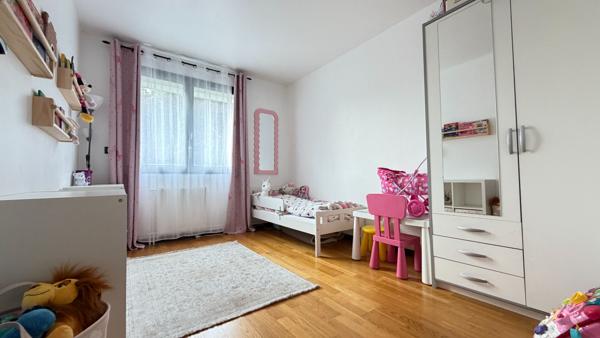 Appartement 4 pièces 2 chambres à louer à Evry Courcouronnes - 67 m² avec parking et cave