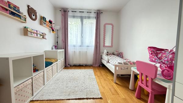 Appartement 4 pièces 2 chambres à louer à Evry Courcouronnes - 67 m² avec parking et cave