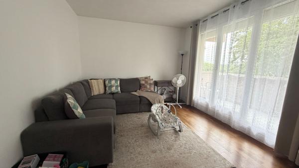 Appartement 4 pièces 2 chambres à louer à Evry Courcouronnes - 67 m² avec parking et cave