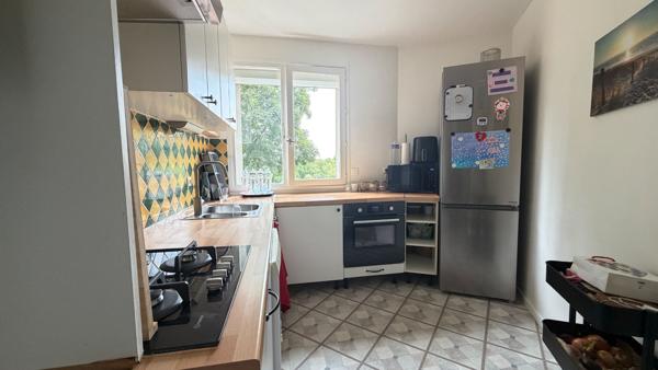 Appartement 4 pièces 2 chambres à louer à Evry Courcouronnes - 67 m² avec parking et cave