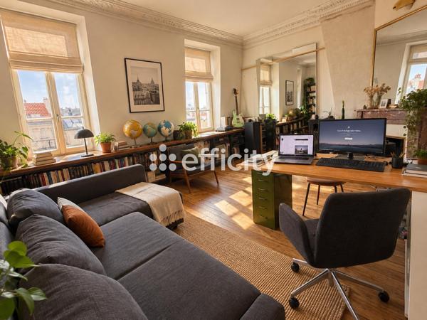 Appartement
         5 pièces
        - 88 m² 260 000 € *