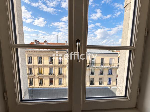 Appartement
         5 pièces
        - 88 m² 260 000 € *