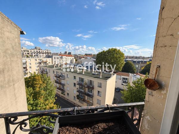 Appartement
         5 pièces
        - 88 m² 260 000 € *