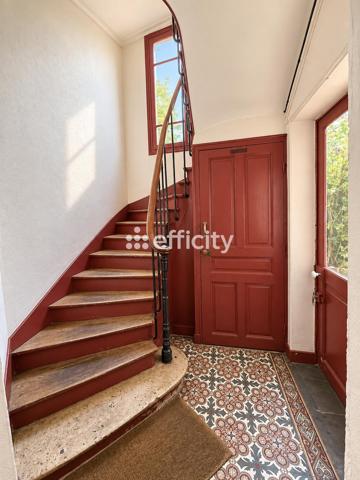 Appartement
         5 pièces
        - 88 m² 260 000 € *