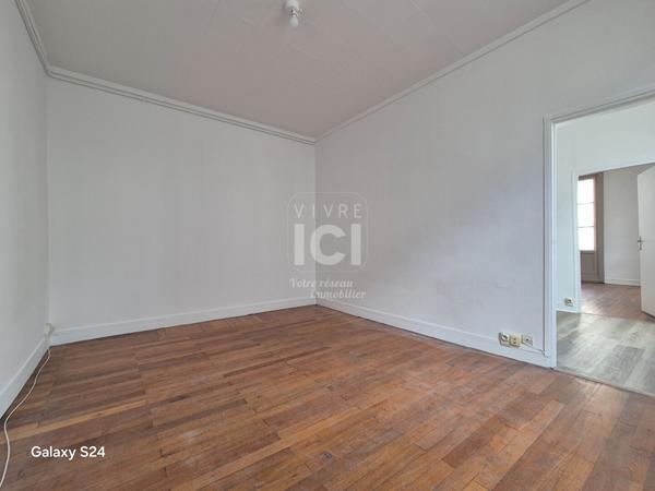 T2 HYPER CENTRE DISPONIBLE IMMEDIATEMENT