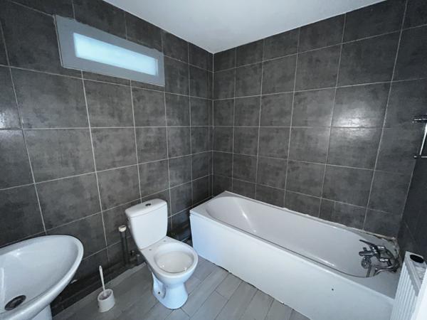 Amarre à HAUTMONT (59330)