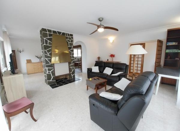 Maison à JONZAC 17500, 17500 - 7 pièces 160m²