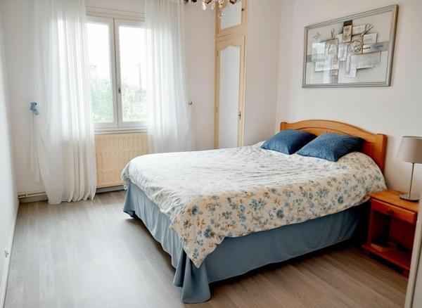 Maison à JONZAC 17500, 17500 - 7 pièces 160m²