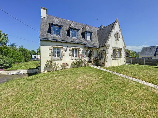 Charmante maison familiale néo-bretonne avec véranda et grand terrain - Proche centre de Lamballe-Armor