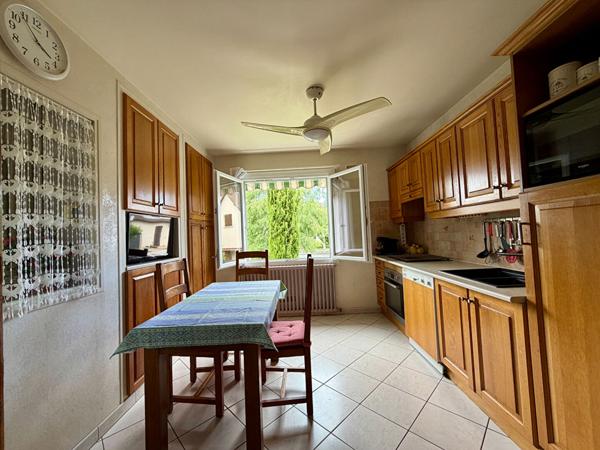 Maison familiale 9 pièces aux Bréviaires - 5 chambres