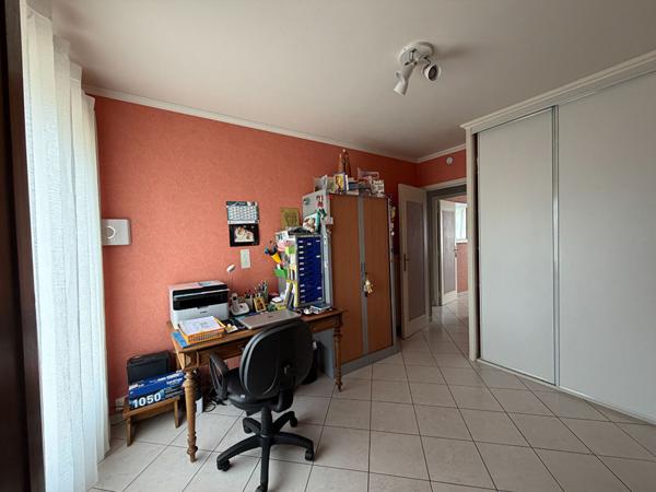 Maison familiale 9 pièces aux Bréviaires - 5 chambres