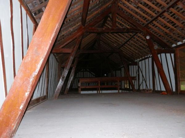 Demeure sur 1 hectare avec beau bâtiment (chevaux, entreprise, perma.)