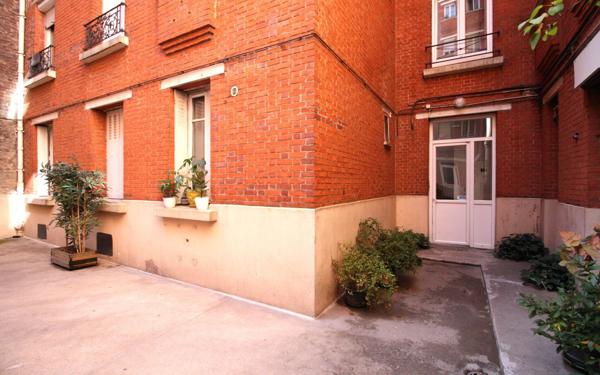 Appartement à vendre    2 pièces • 30,69 m2 Aubervilliers